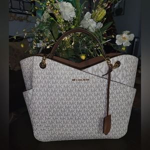 NWOT MICHAEL KORS JETS SET CHAIN TOTE